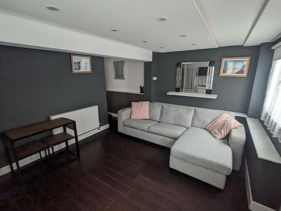 Free Parking, 1 Bed Flat Park Street Apartment *