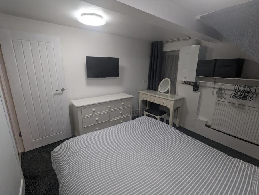 Free Parking, 1 Bed Flat Park Street